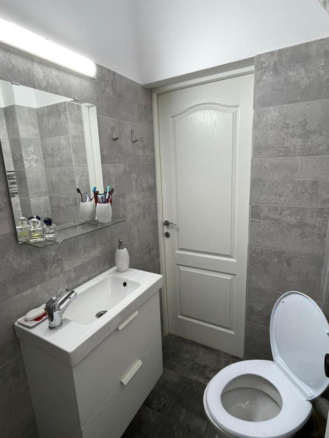 Centru Charming New Apartament Piata Universitate Apartment Bucureşti Ngoại thất bức ảnh