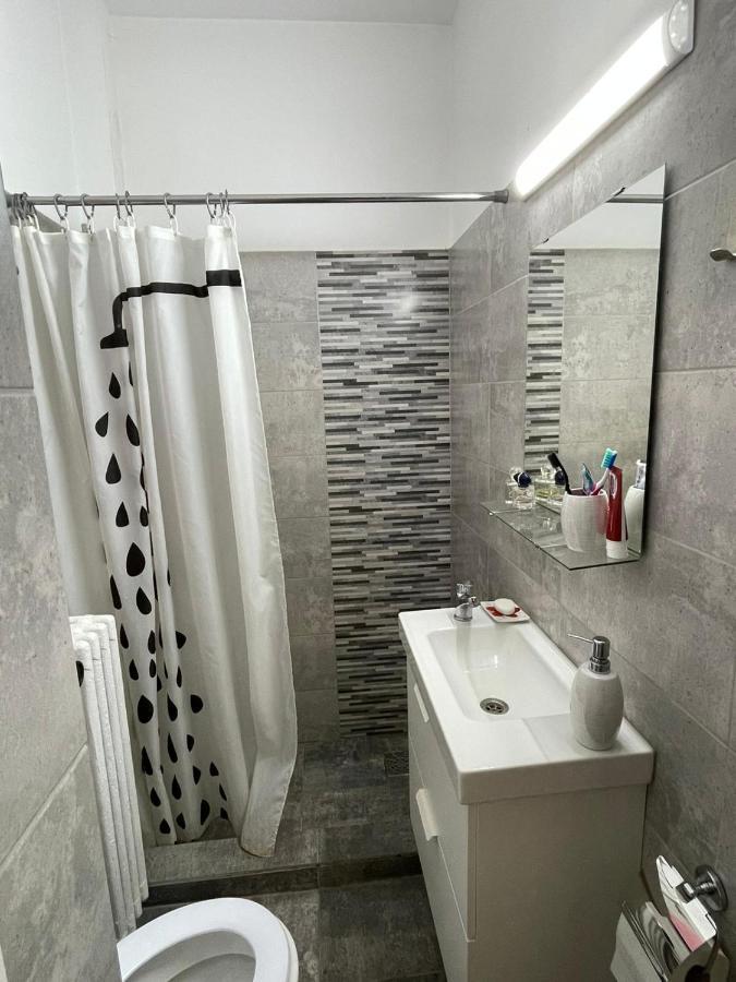 Centru Charming New Apartament Piata Universitate Apartment Bucureşti Ngoại thất bức ảnh